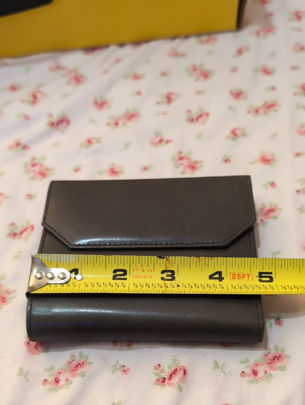 Vintage Gary's Classic Women's Trifold Wallet - Dark Brown